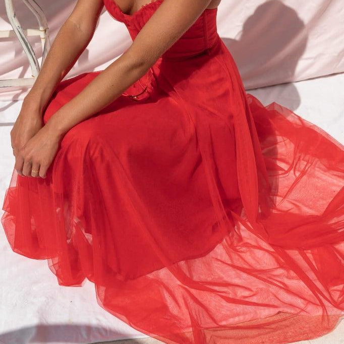 Elegant Maxi Dress with Straps in Chiffon for a Modern Princess Party