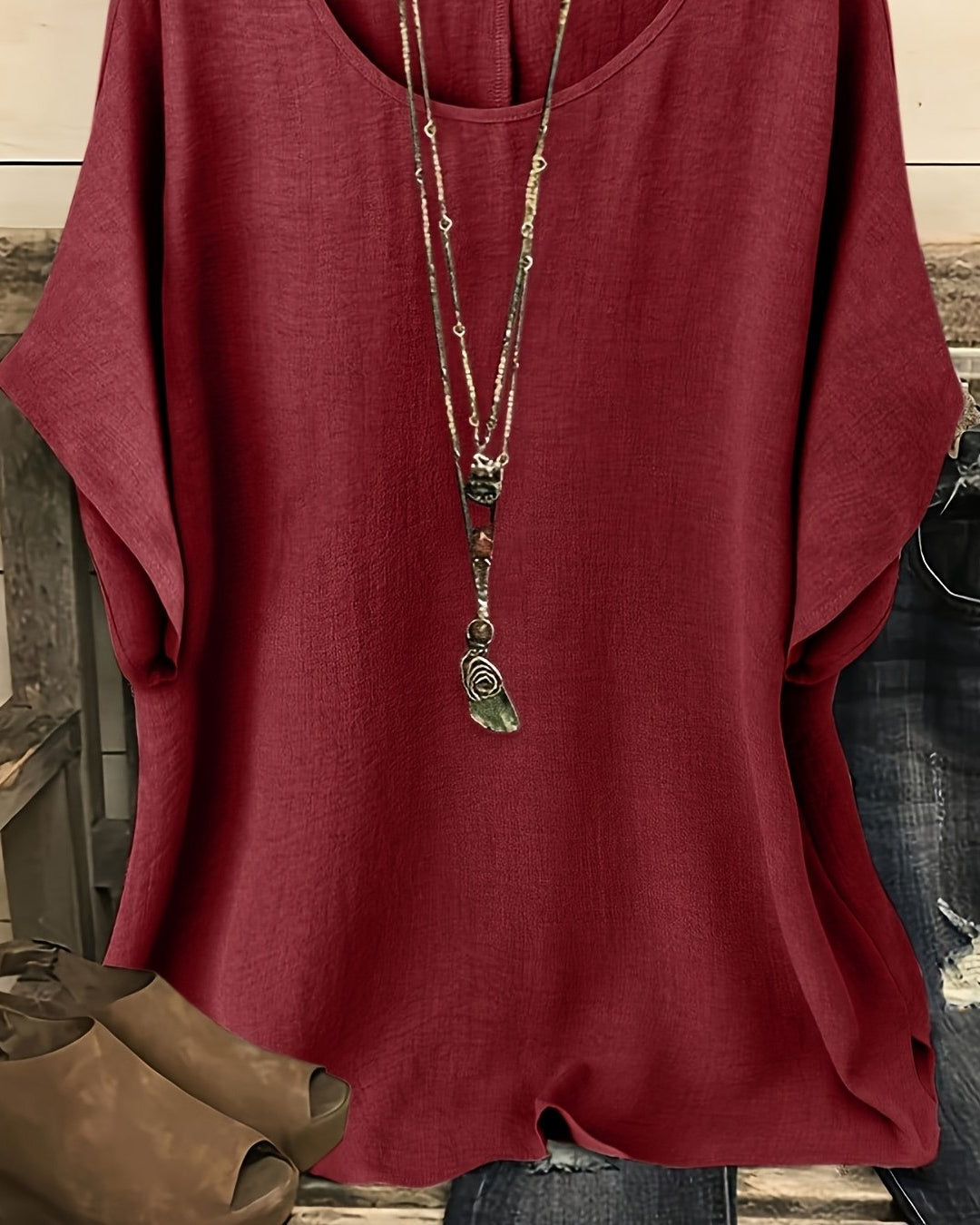 Clothing > Blouses : Sienna™ | Effortless Summer Top in Burgundy van Paper Favor