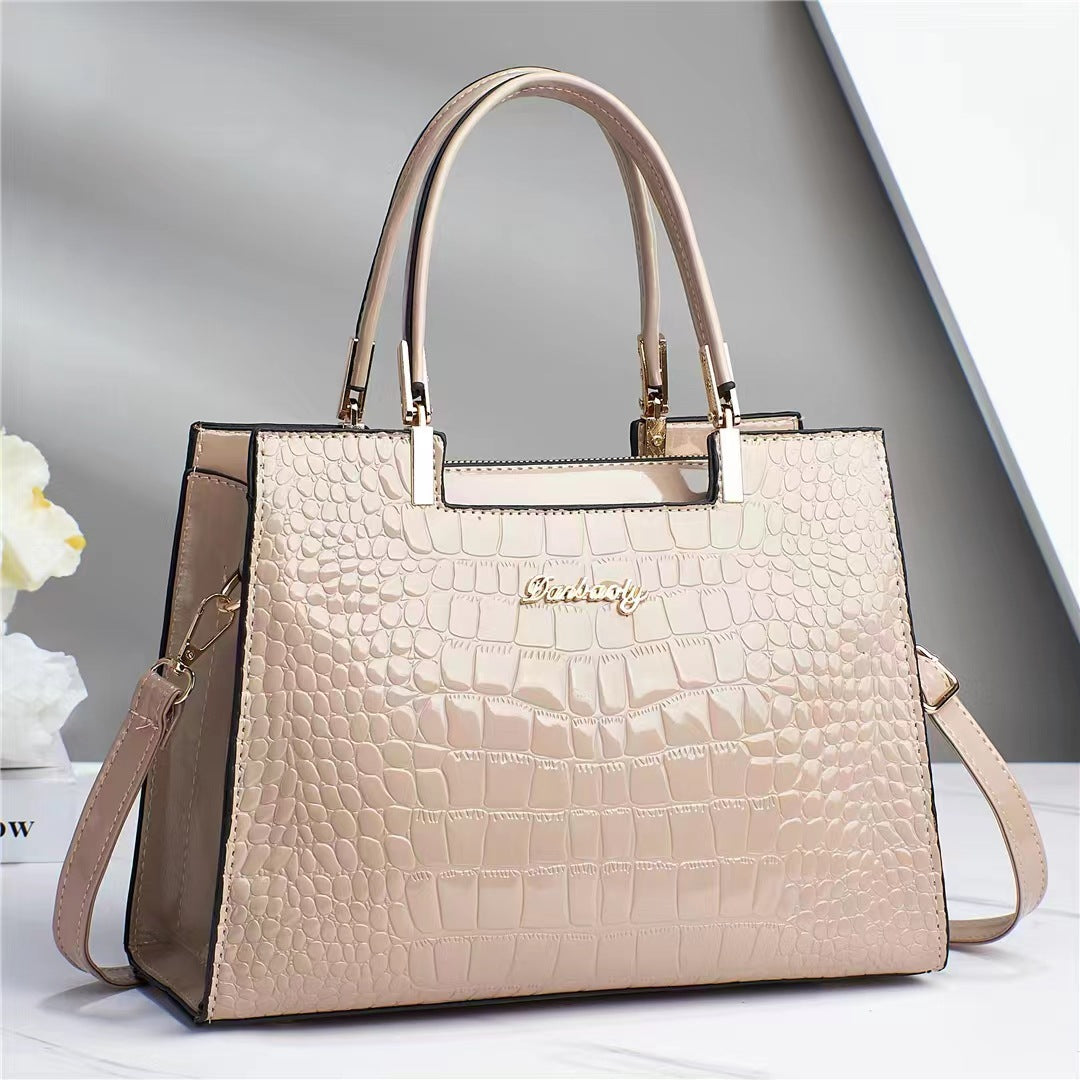 Women's Glossy Handbag – Shiny Elegance for Every Occasion