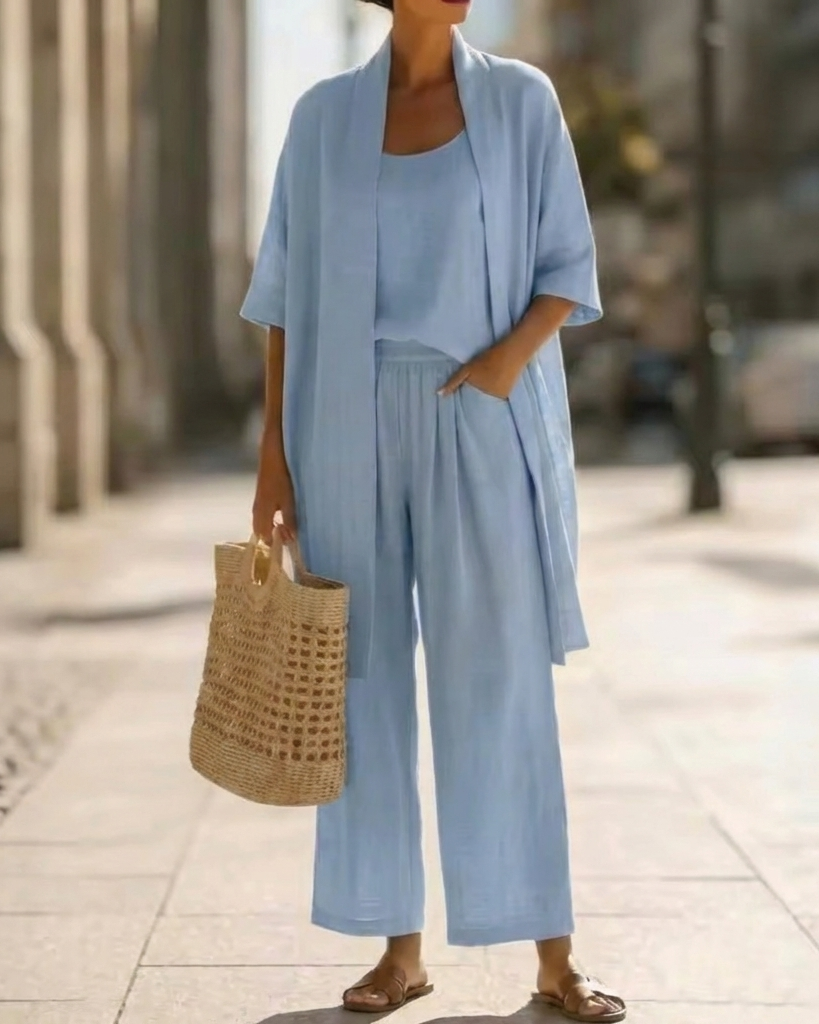 Set : Abigail | Elegant Three-Piece Set in Blue van Paper Favor