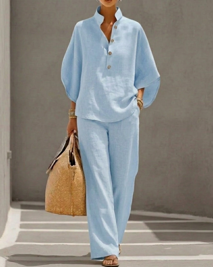 Set : Grace | Classic 2-piece Set in Light Blue van Paper Favor