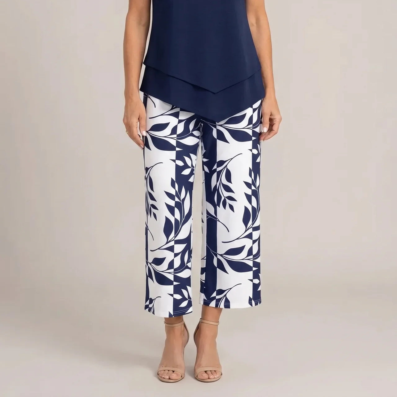 Tailored Two-Piece Wide Leg Set : Aeryssa - Tailored Two-Piece Wide Leg Set in Navy Blue van Paper Favor