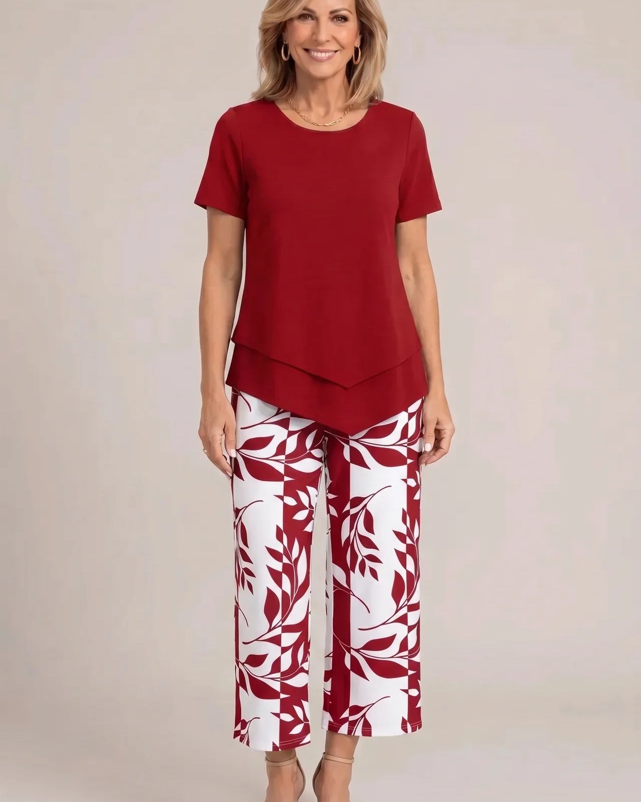 Tailored Two-Piece Wide Leg Set : Aeryssa - Tailored Two-Piece Wide Leg Set in Red van Paper Favor