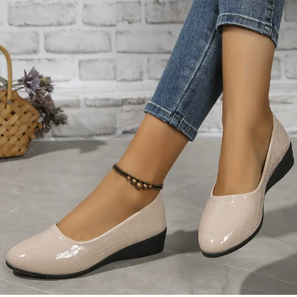 Women > Sandals > Orthopedic : Women's Elara Orthopedic Shoes - All-Day Comfort and Superior Support in Nude van Paper Favor