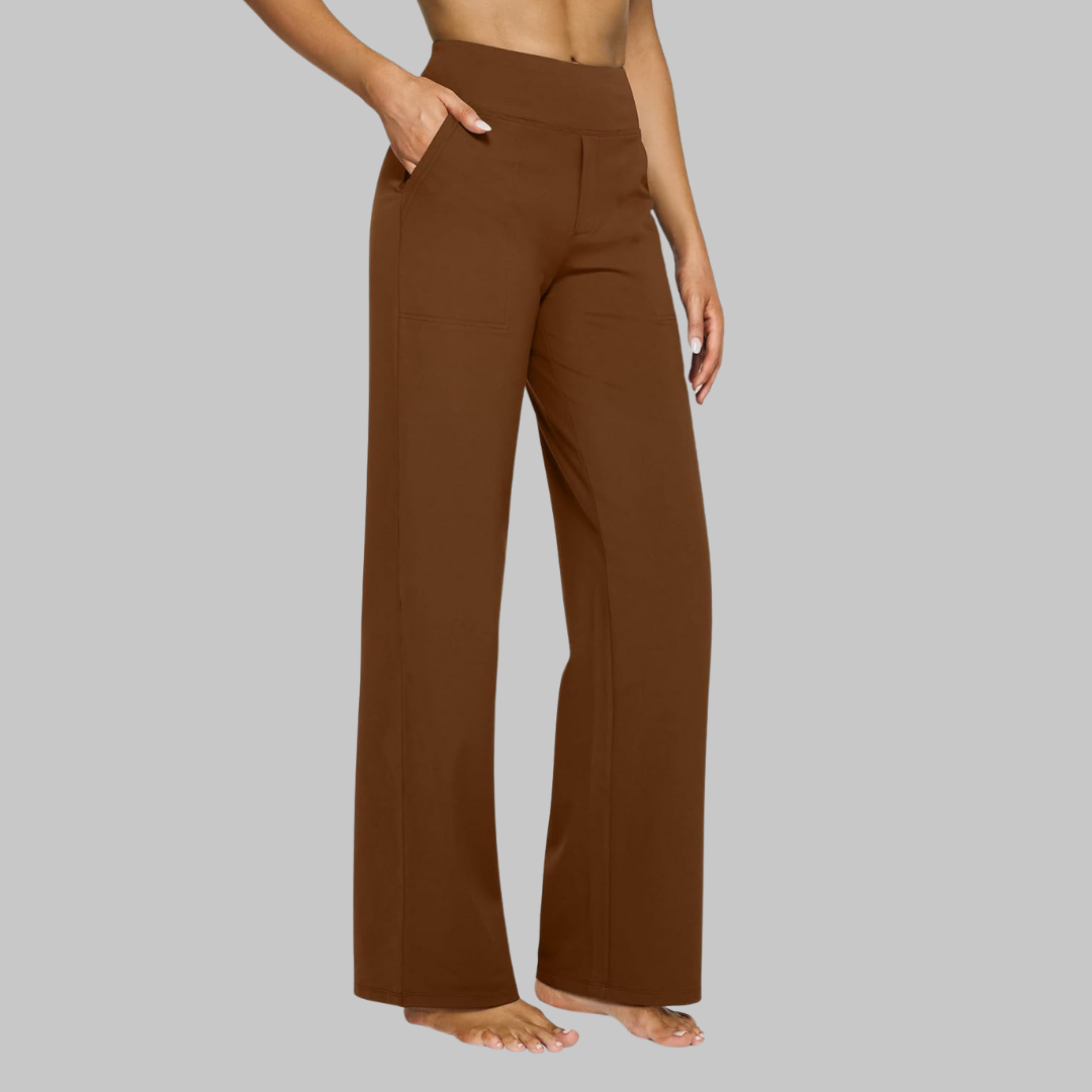 : Elara - Comfort Stretch Pants in Dark Brown van Paper Favor