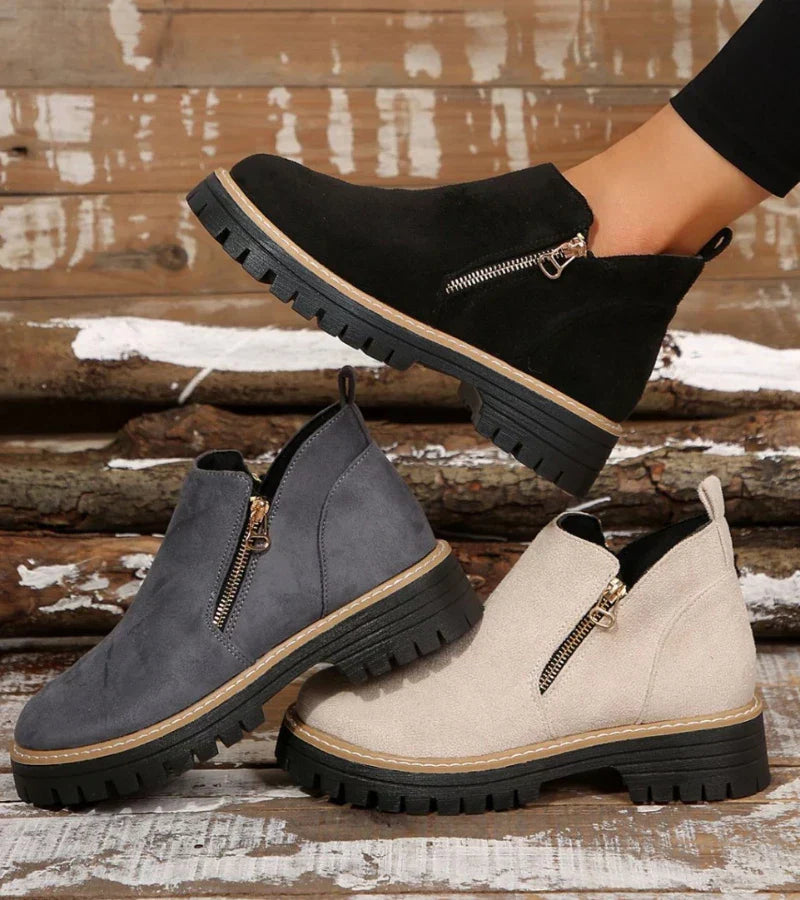 : Alessia - Women's Ankle Boots in van Paper Favor