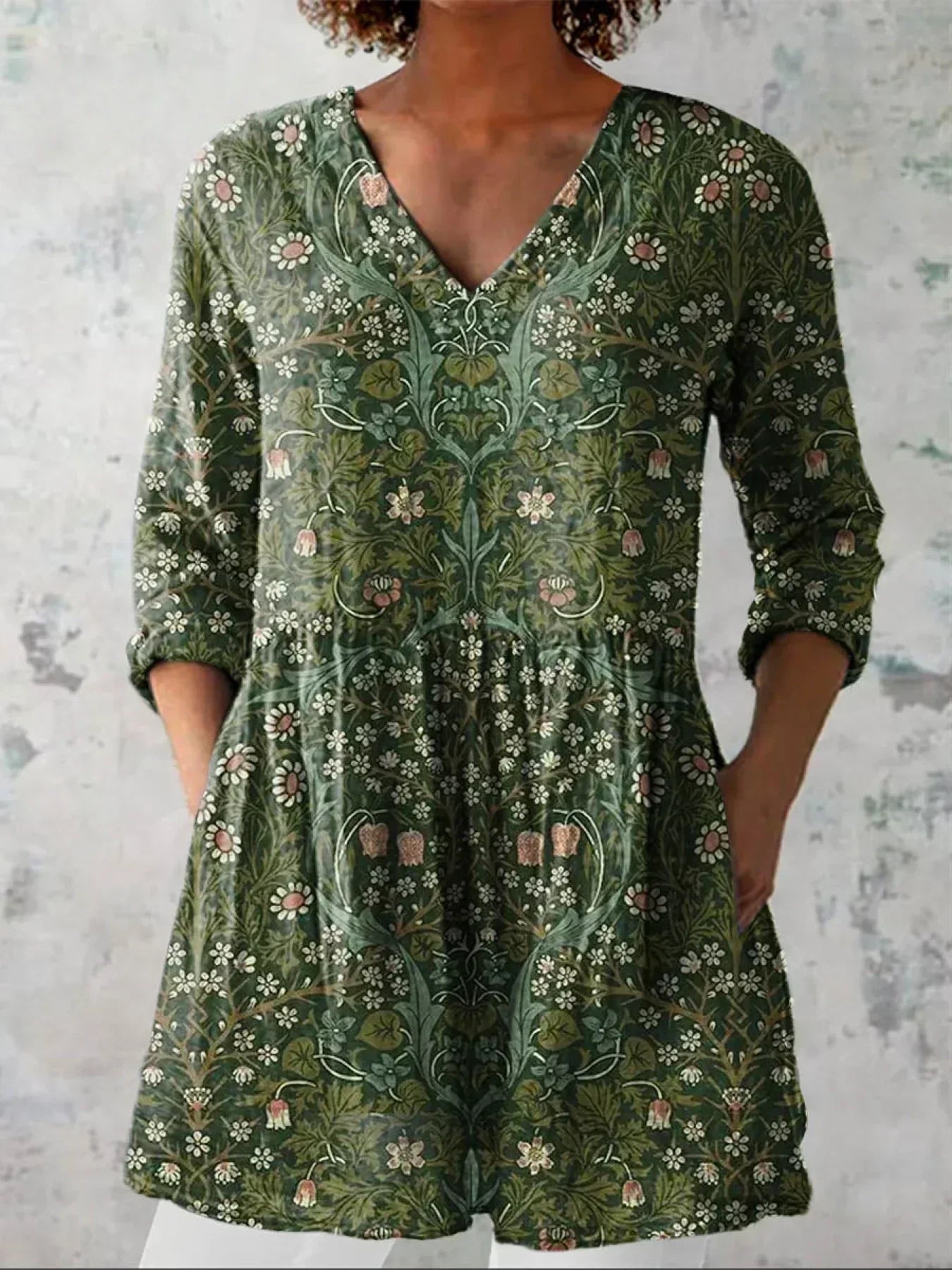 Top : Sophia | Vintage Floral V-Neck Shirt in As Picture van Paper Favor