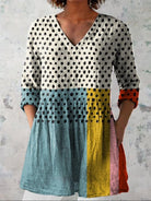 Top : Lillian | Geometric Dot V-Neck Shirt in As Picture van Paper Favor
