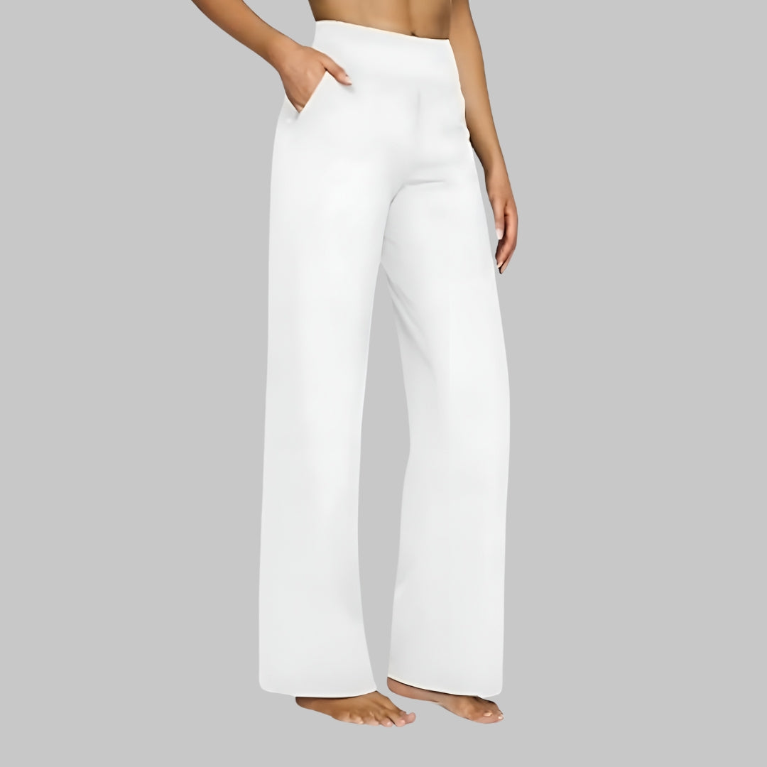 : Elara - Comfort Stretch Pants in White van Paper Favor