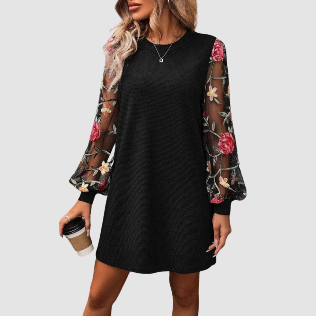 : Shara™ Lace Long Sleeve Dress in van Paper Favor