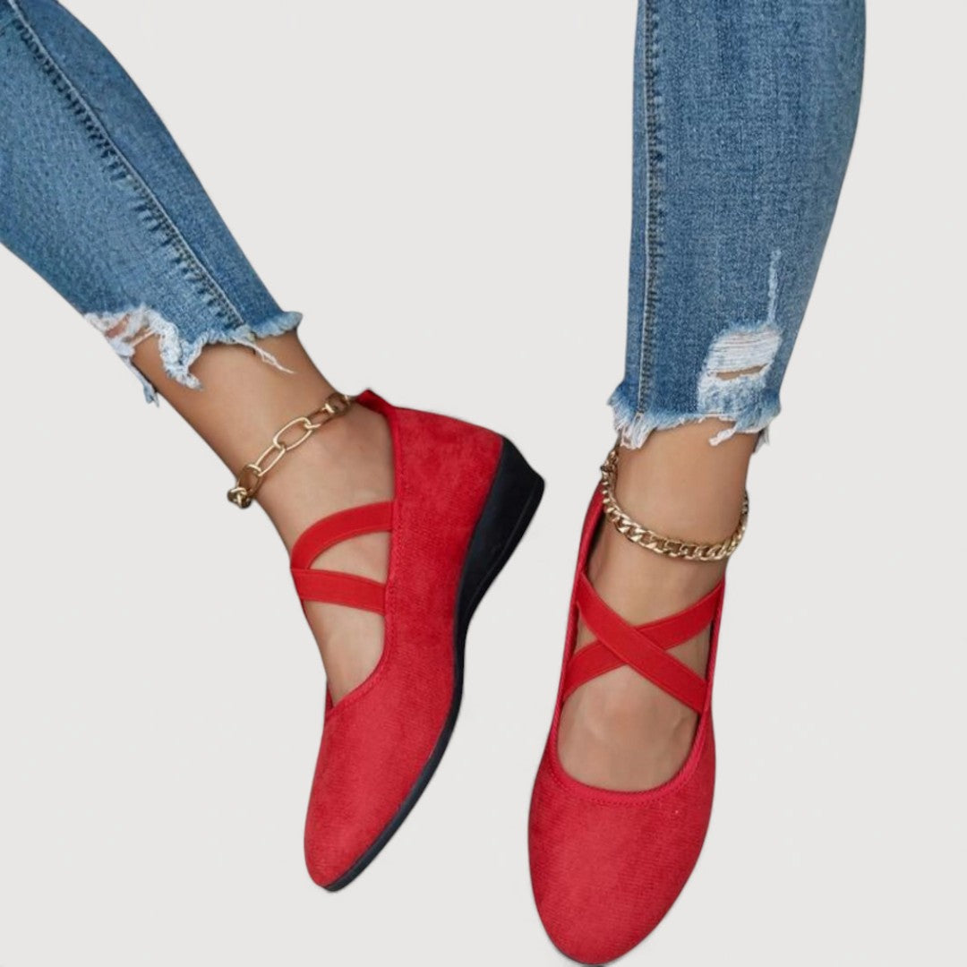 : LIVIA - Elegant and Comfortable Ballet Flats in Red van Paper Favor
