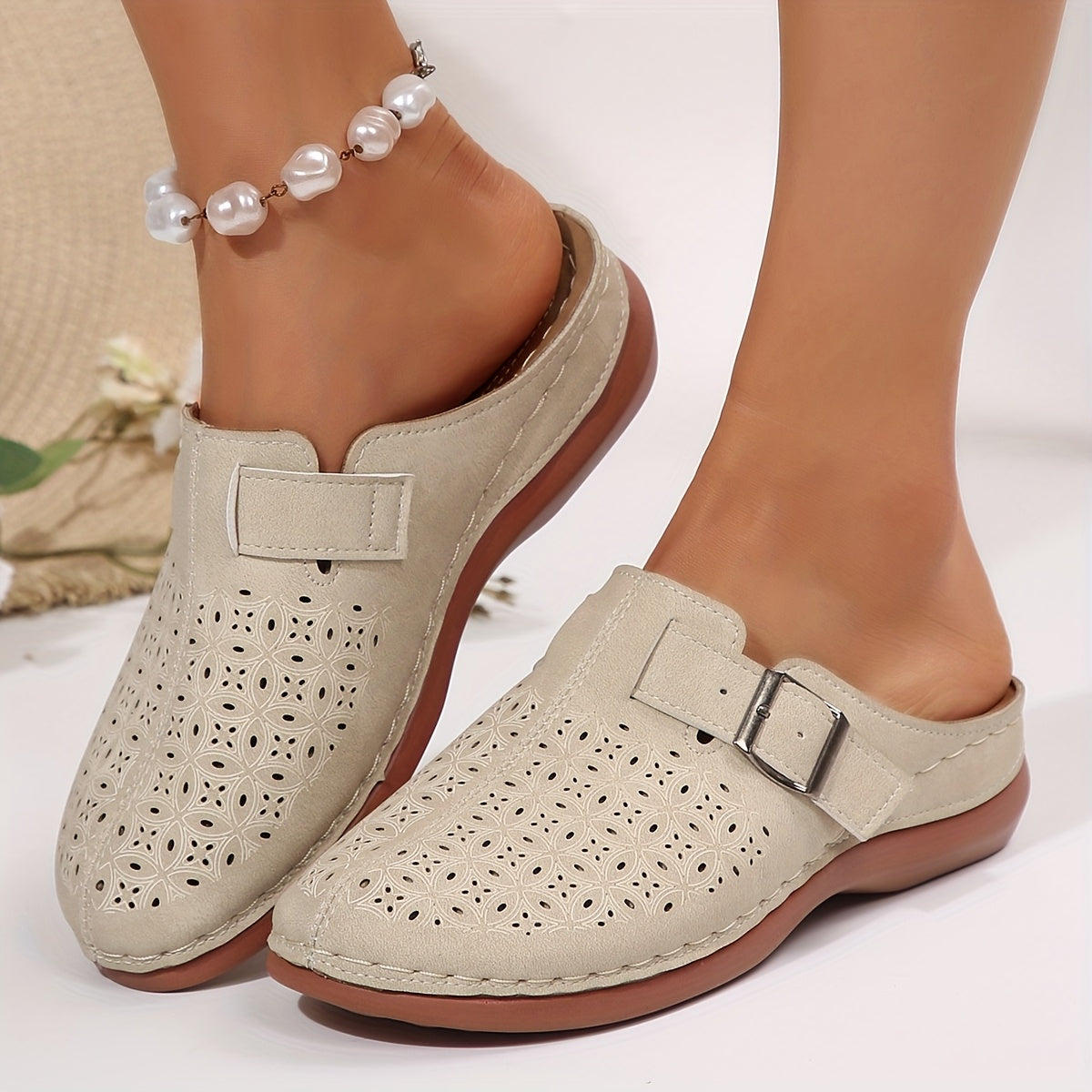 : Breathable Everyday Flats in Beige van Cow Clothing