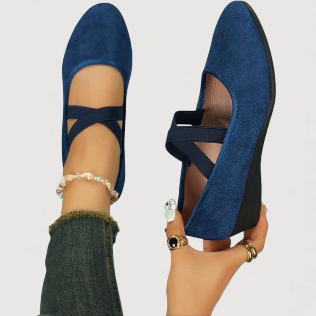 : LIVIA - Elegant and Comfortable Ballet Flats in Blue van Paper Favor