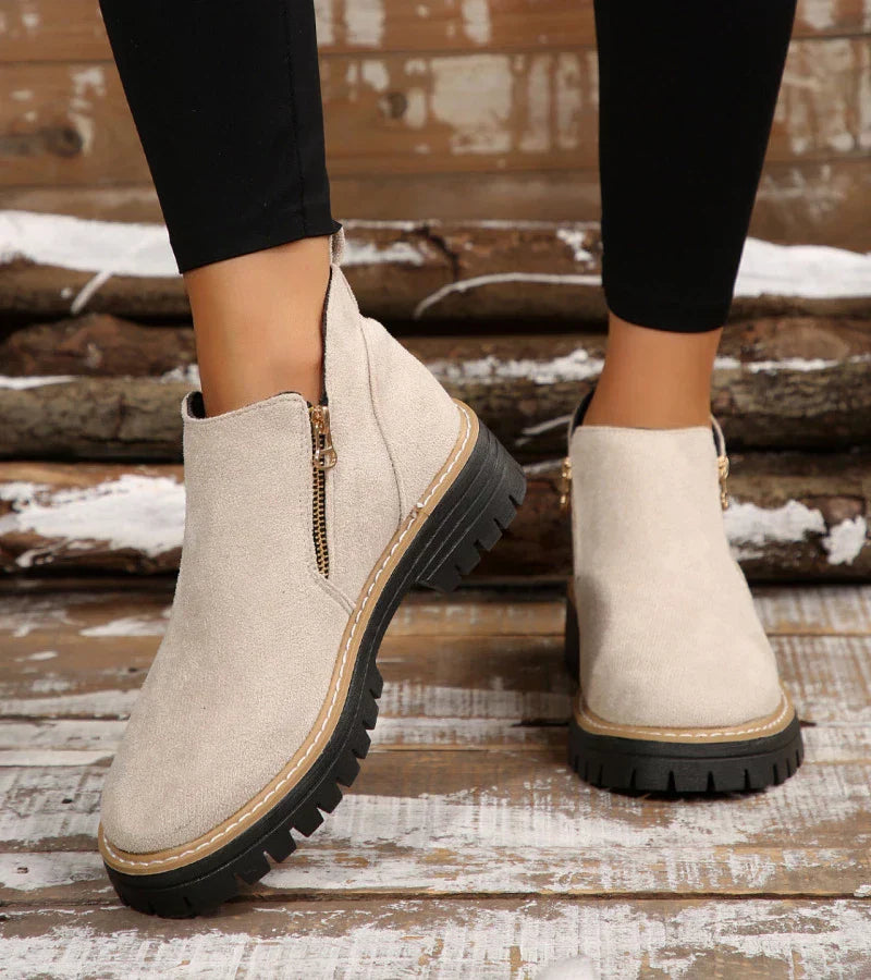 : Alessia - Women's Ankle Boots in van Paper Favor