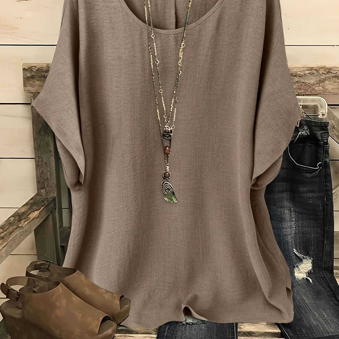 : Sienna™ | Effortless Summer Top in Khaki van Paper Favor
