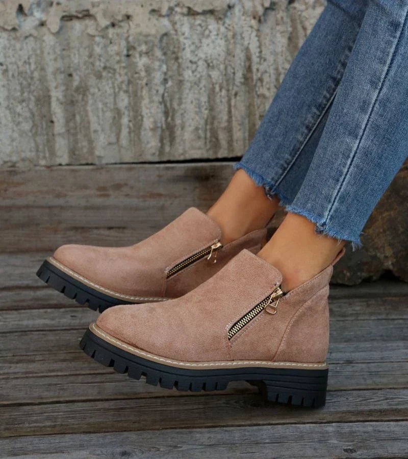 : Alessia - Women's Ankle Boots in van Paper Favor