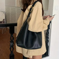 Luxurious and spacious handbag for women