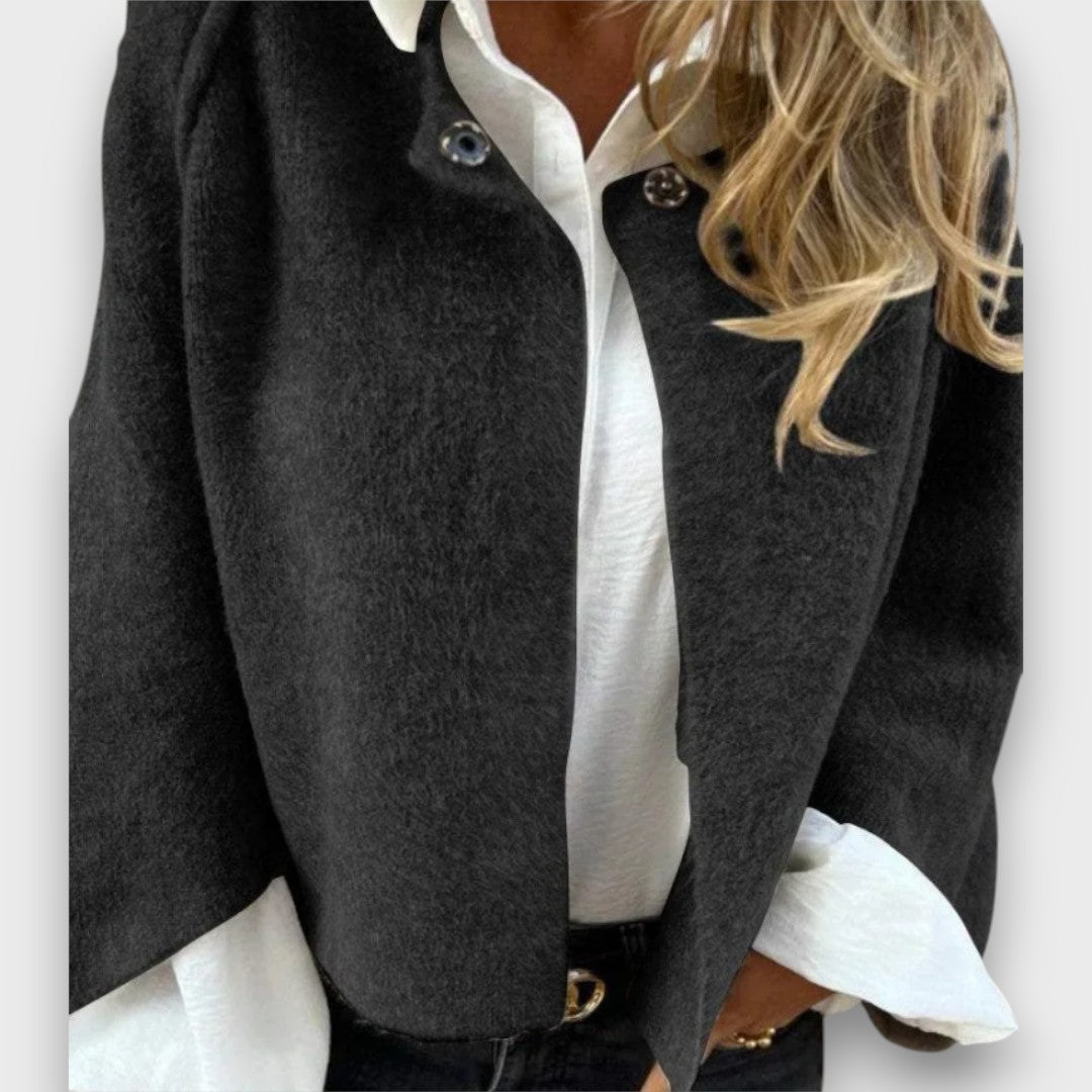 Celeste: Elegant Short Cardigan with Luxuriously Soft Texture