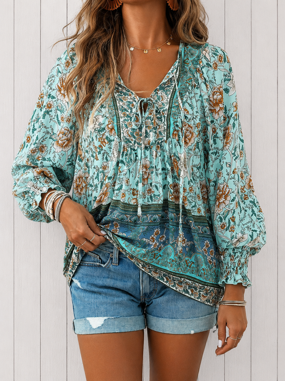 Clothing > Blouses : Audry™ | Elegant Blouse in Light Blue van DUUWE