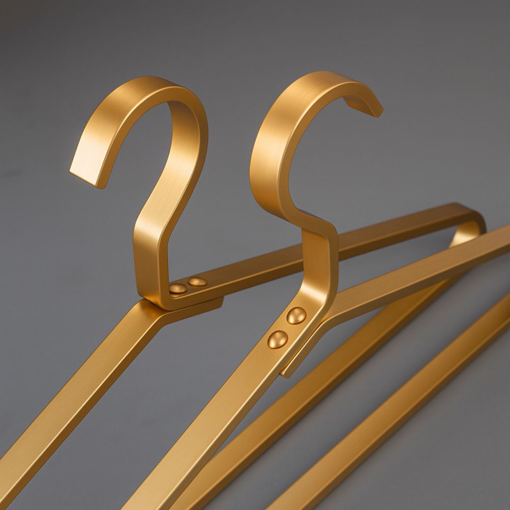 Clothes Hanger : Men's Hangers in Aluminum - Slim, Non-slip, Space-saving in van Paper Favor