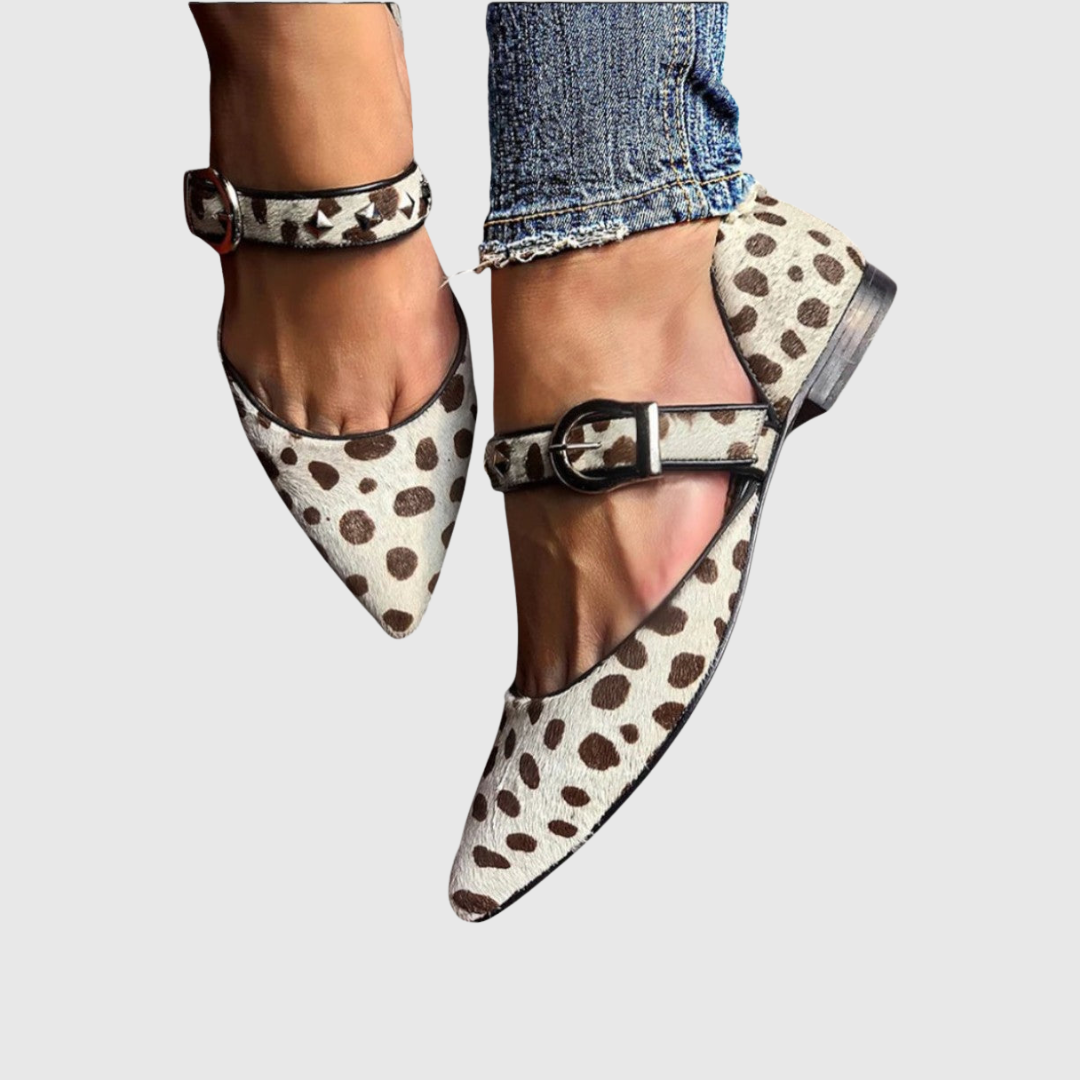 : Emery - Mary Janes with Studs in Beige van Paper Favor