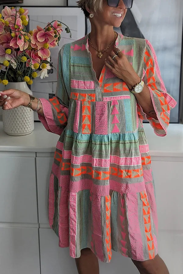 Clothing > Dresses : Lucy | Patterned Flowing Midi Dress in van Paper Favor
