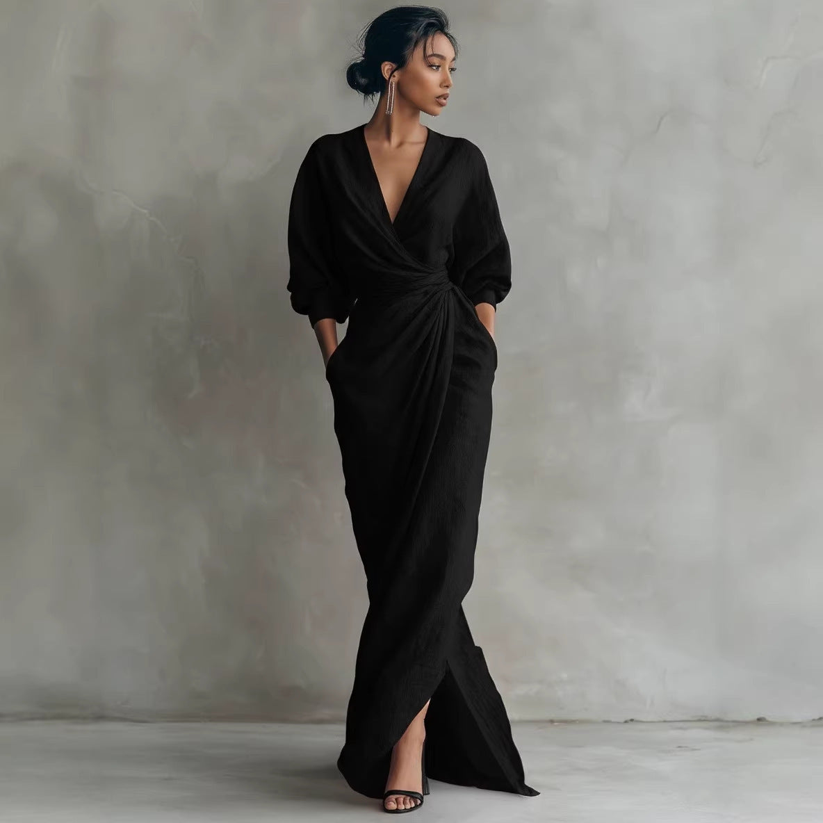 : Lola | V-Neck Waist Draped Long Sleeve Dress in Black van Paper Favor