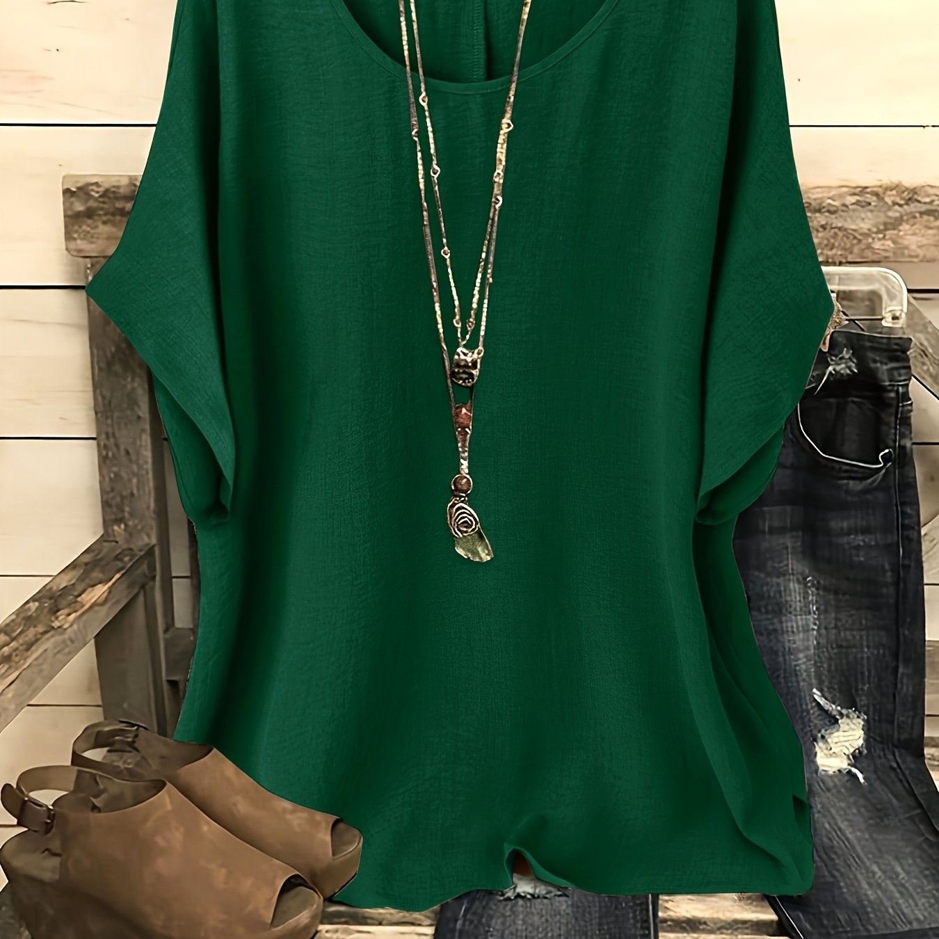 : Sienna™ | Effortless Summer Top in Dark Green van Paper Favor