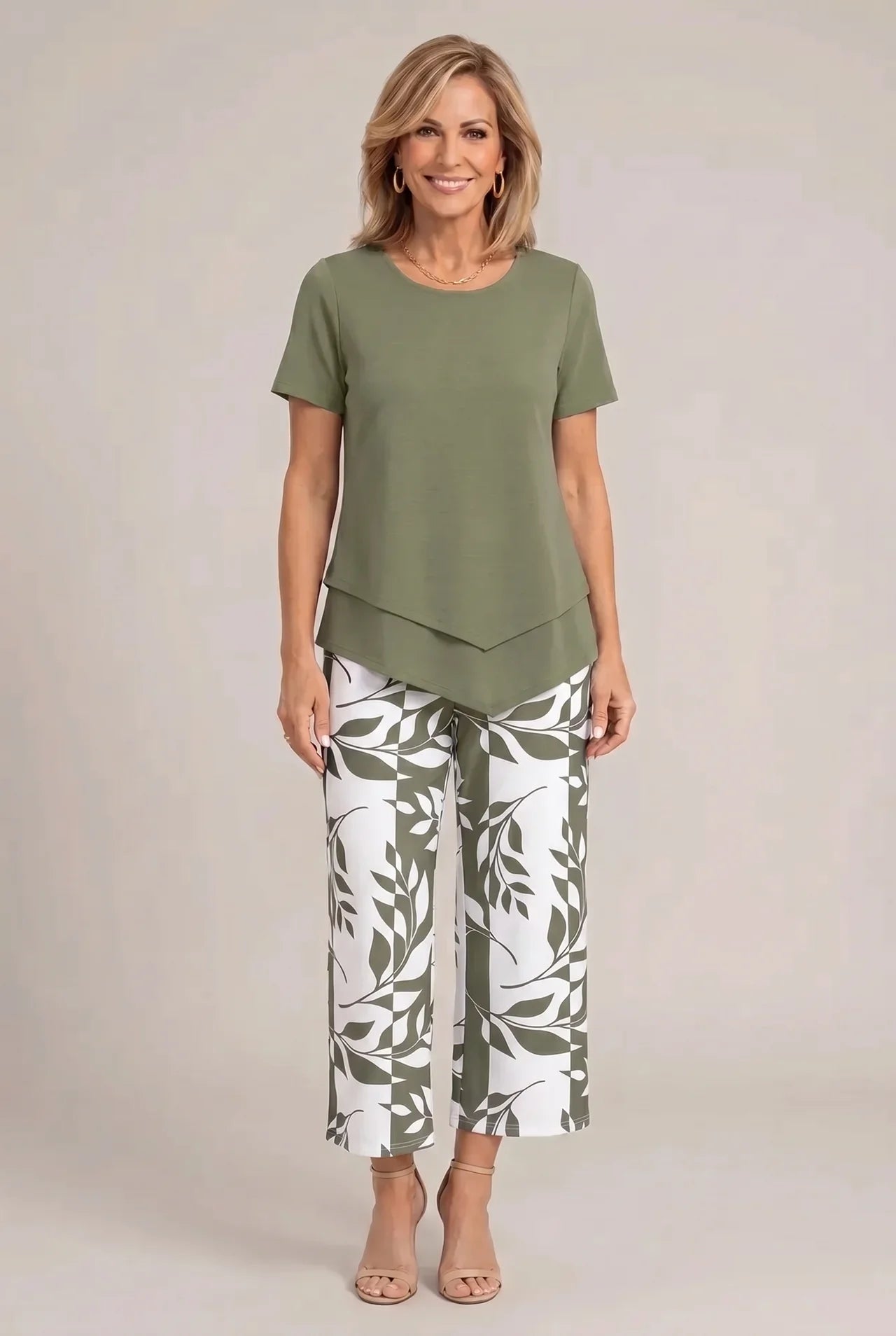 Tailored Two-Piece Wide Leg Set : Aeryssa - Tailored Two-Piece Wide Leg Set in Green van Paper Favor